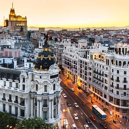 Gran Via Plaza Parking Silva Madrid Exterior photo